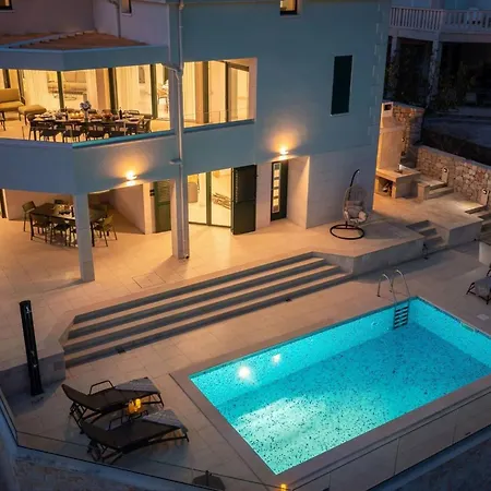 Luxury Leisure Seaside Brac With Private Pool