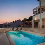 Villa Luxury Leisure Seaside Brac With Private Pool