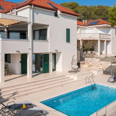 Luxury Leisure Seaside Brac With Private Pool Villa *