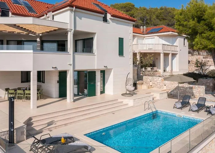 Luxury Leisure Seaside Brac With Private Pool Villa *