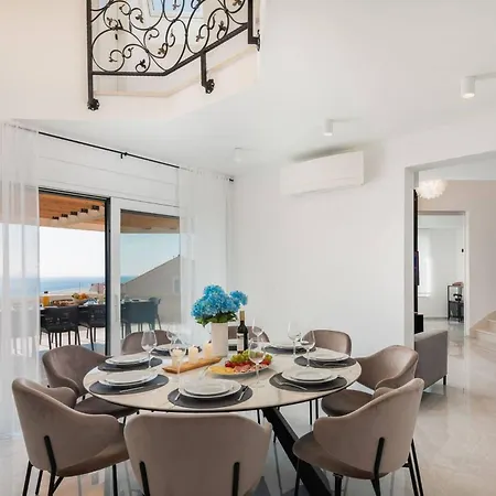 Luxury Leisure Seaside Brac With Private Pool Villa *