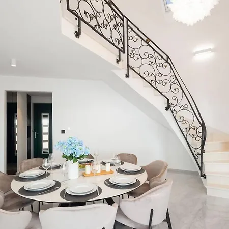 Luxury Leisure Seaside Brac With Private Pool