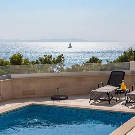 Luxury Leisure Seaside Brac With Private Pool * ミルナ