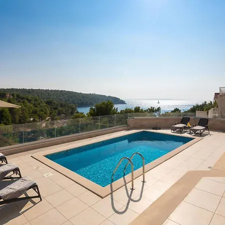 ヴィラ Luxury Leisure Seaside Brac With Private Pool