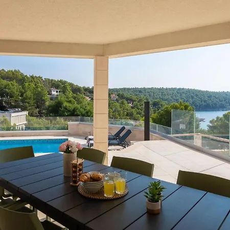 Luxury Leisure Seaside Brac With Private Pool