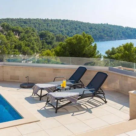 Luxury Leisure Seaside Brac With Private Pool ヴィラ ミルナ