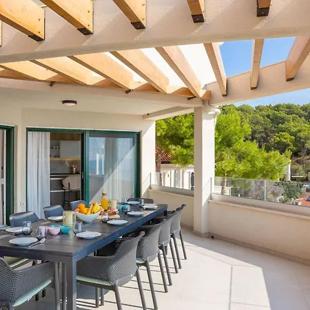 Luxury Leisure Seaside Brac With Private Pool ミルナ