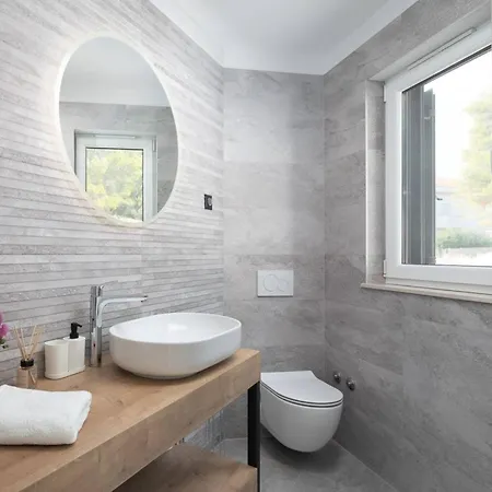 Luxury Leisure Seaside Brac With Private Pool