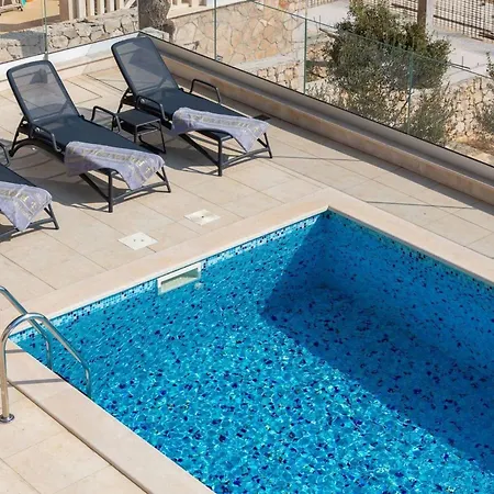 Luxury Leisure Seaside Brac With Private Pool ヴィラ ミルナ