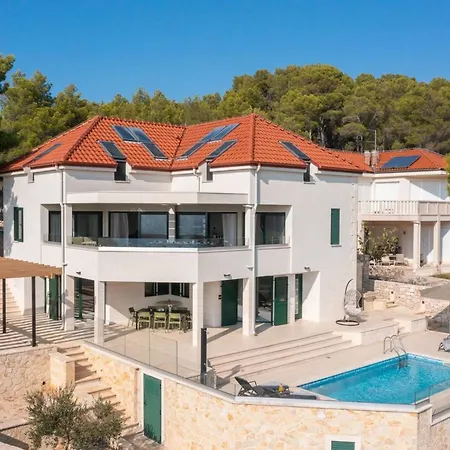 Luxury Leisure Seaside Brac With Private Pool * ミルナ