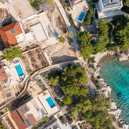 Luxury Leisure Seaside Brac With Private Pool ミルナ