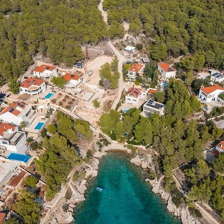 Luxury Leisure Seaside Brac With Private Pool * ミルナ
