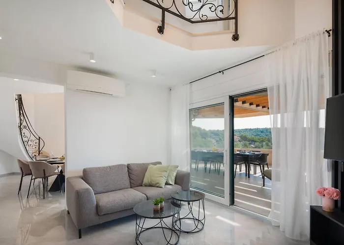Villa Luxury Leisure Seaside Brac With Private Pool Milna