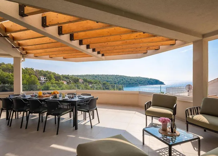 Villa Luxury Leisure Seaside Brac With Private Pool