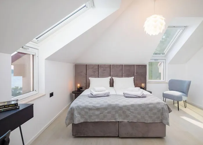 Luxury Leisure Seaside Brac With Private Pool Villa *